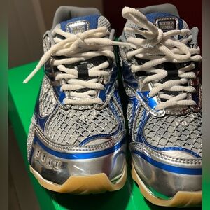 Brand
Bottega Veneta orbit sneaks size 39 
Designer color name: Surf-Vapor